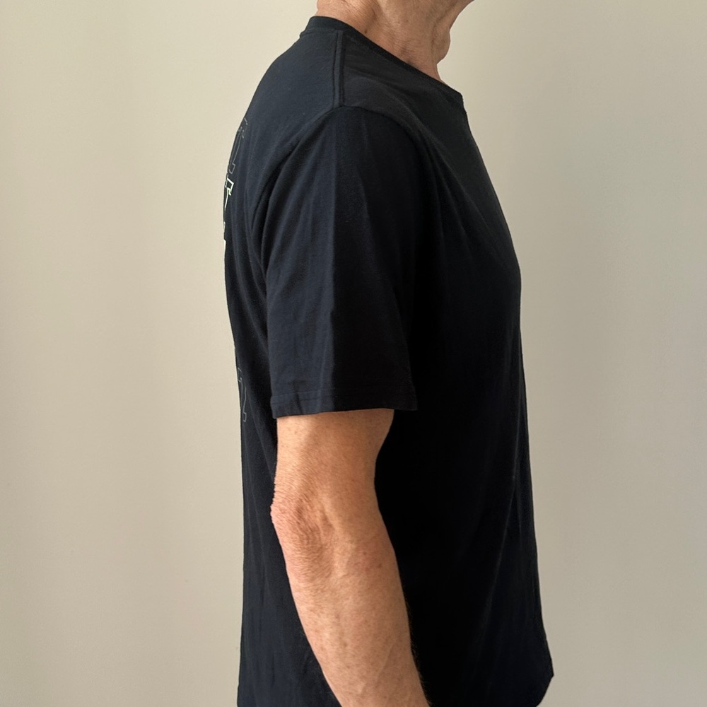 Under Armour Men's Black Short Sleeve Tee - Picture 6 of 17